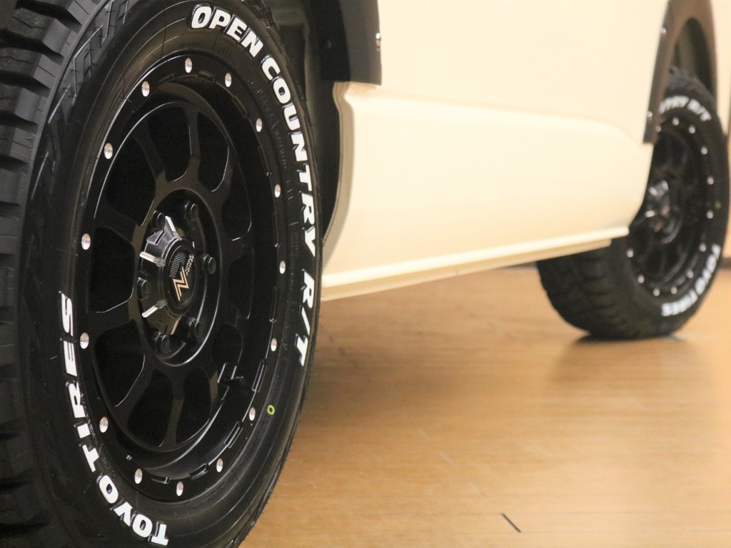 NITRO　POWER　M10　16インチアルミホイール採用★TOYO　TIRES　オープンカントリーのとマッチングOK♪