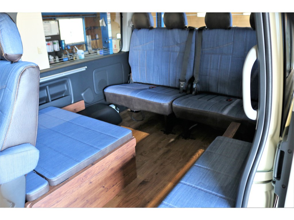 テーブルとマットは収納可能です！