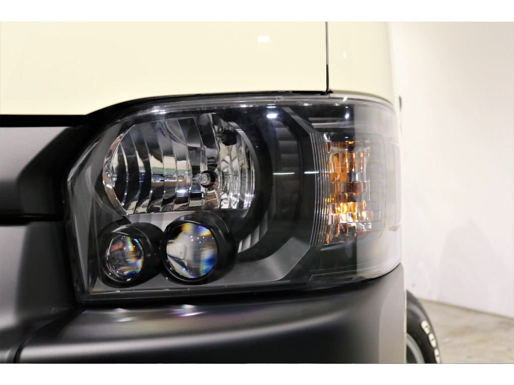 ヘッドライトもインナーブラックに！