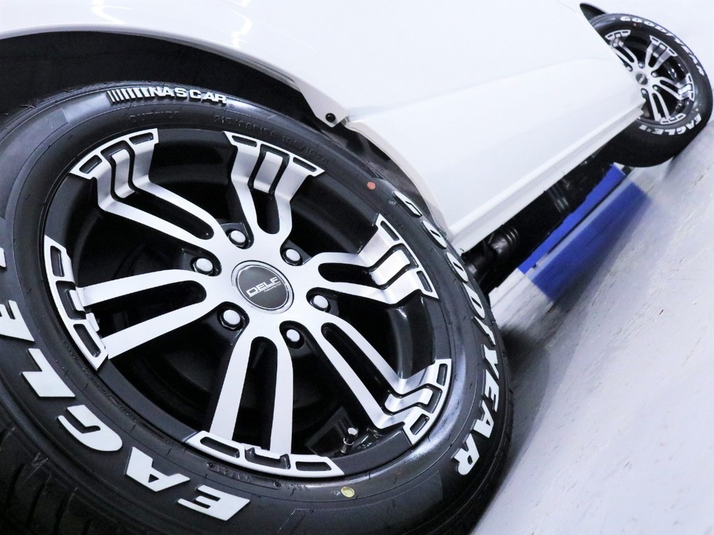 １７inch ＦＬＥＸオリジナル【Ｄｅｌｆ０２】ＡＷ＆グットイヤーナスカータイヤ！