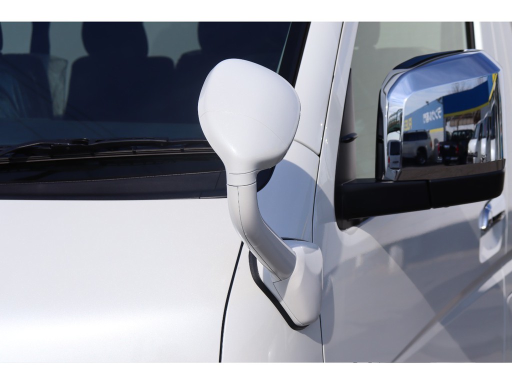 ボディーガラス撥水コーティングなどの施工も可能です！