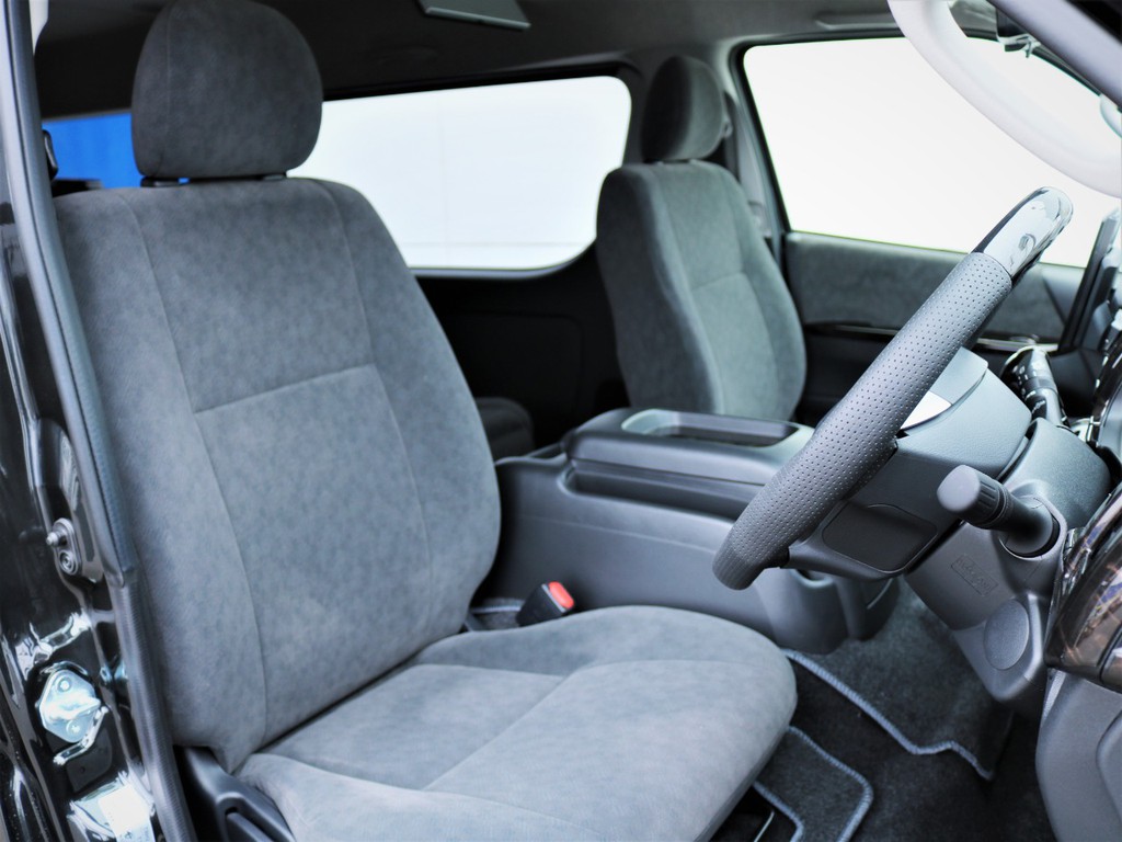 運転席シート！