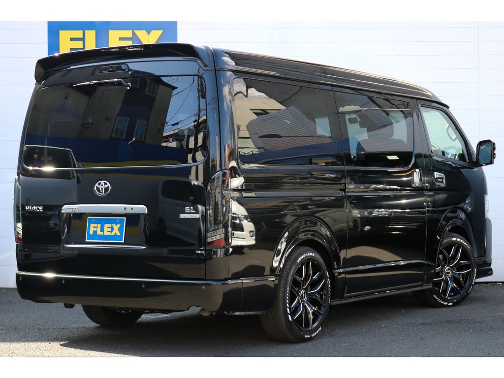 ブラックボディーのファインティックツアラー！４WD車！