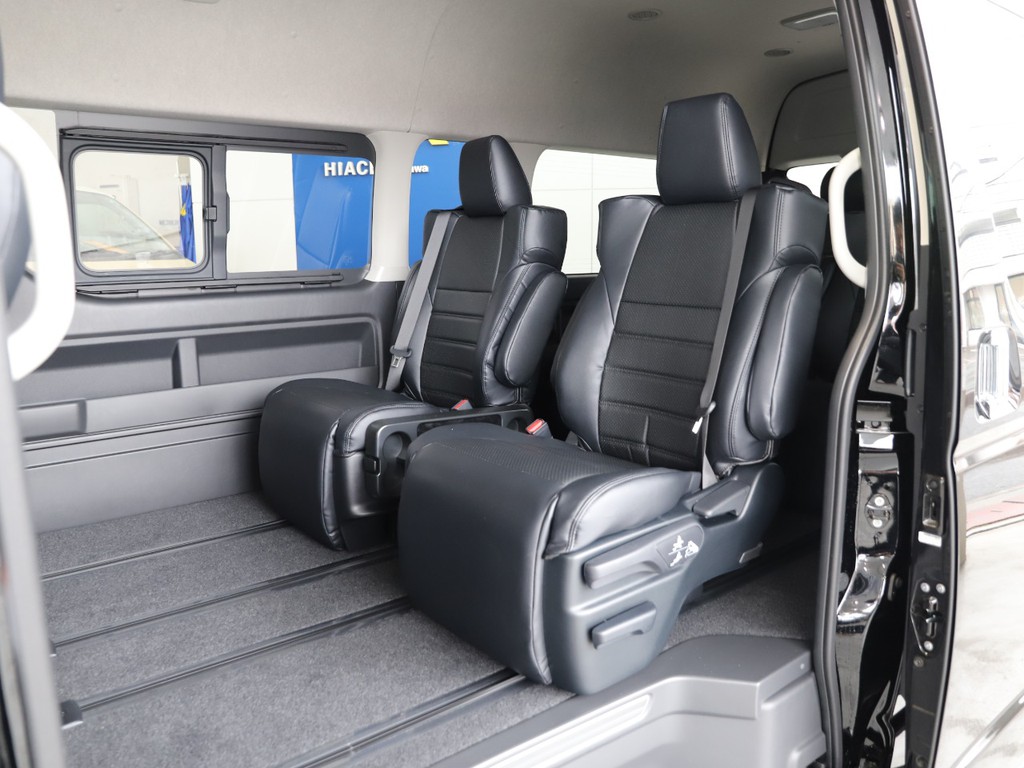 二列目以降のシートが縦横移動可能