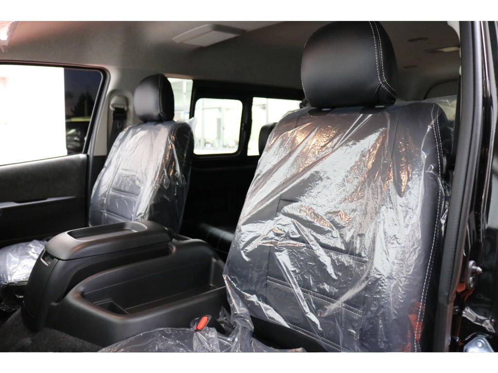 新車ハイエースワゴンＧＬアレンジＡＳシート施工ツインナビパッケージ装備フレックスオリジナルパーツ多数装備済みの１台入庫！！