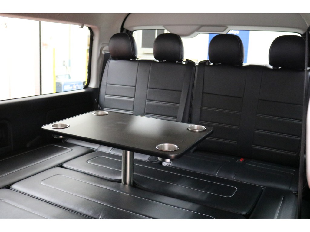 新車ハイエースワゴンＧＬアレンジＡＳシート施工ツインナビパッケージ装備フレックスオリジナルパーツ多数装備済みの１台入庫！！