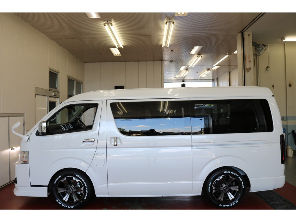 新車ハイエースワゴンＧＬ２ＷＤＶｅｒ１シートアレンジ施工ツインナビパッケージ完成！！フレックスオリジナルパーツで作成した１台になります！！