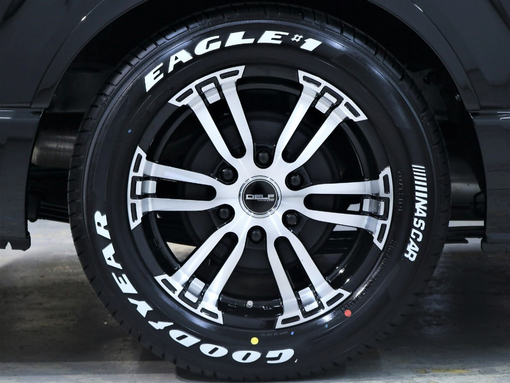 １７inch ＦＬＥＸオリジナル【Ｄelf０２】ＡＷ＆グッドイヤーナスカータイヤ！