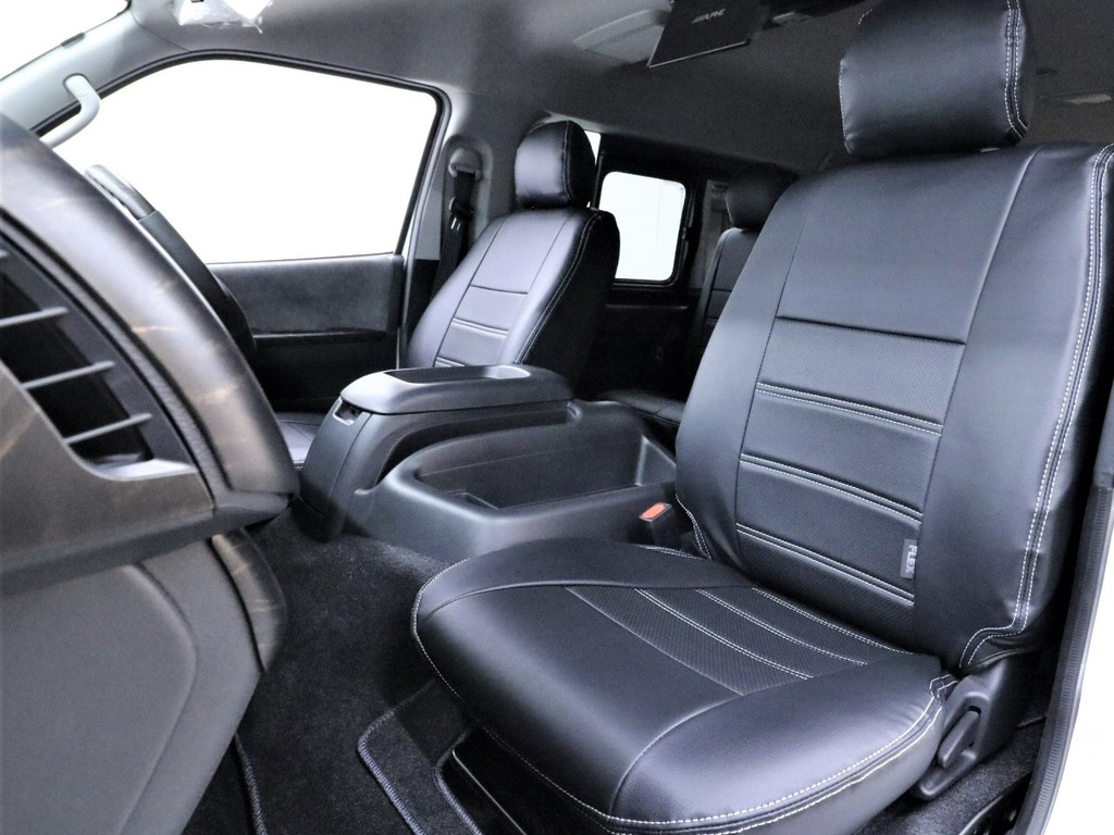 ＦＬＥＸ黒革調シートカバー装着済みです！