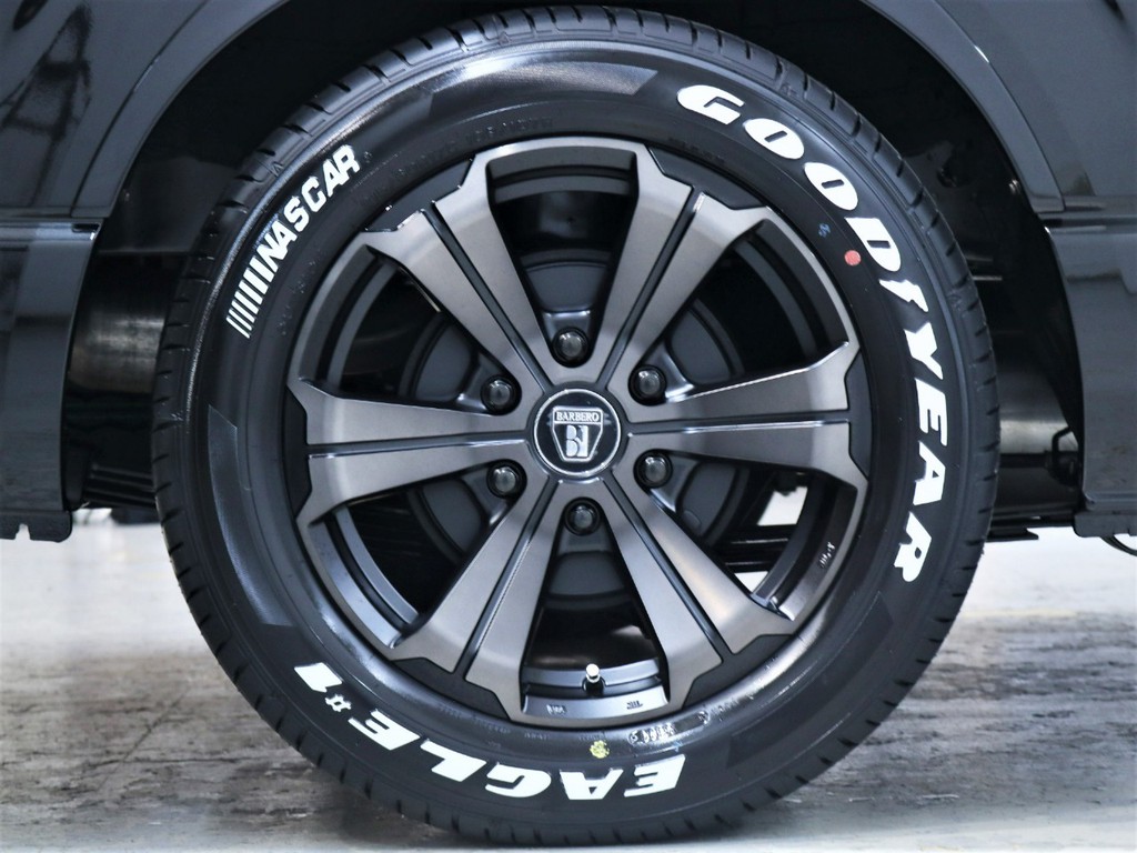１７inch ＦＬＥＸオリジナル【バルベロアーバングランデ】ＡＷ＆グッドイヤーナスカータイヤ！