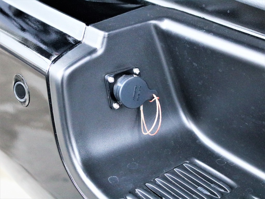 外部電源、外部充電を装備しております！