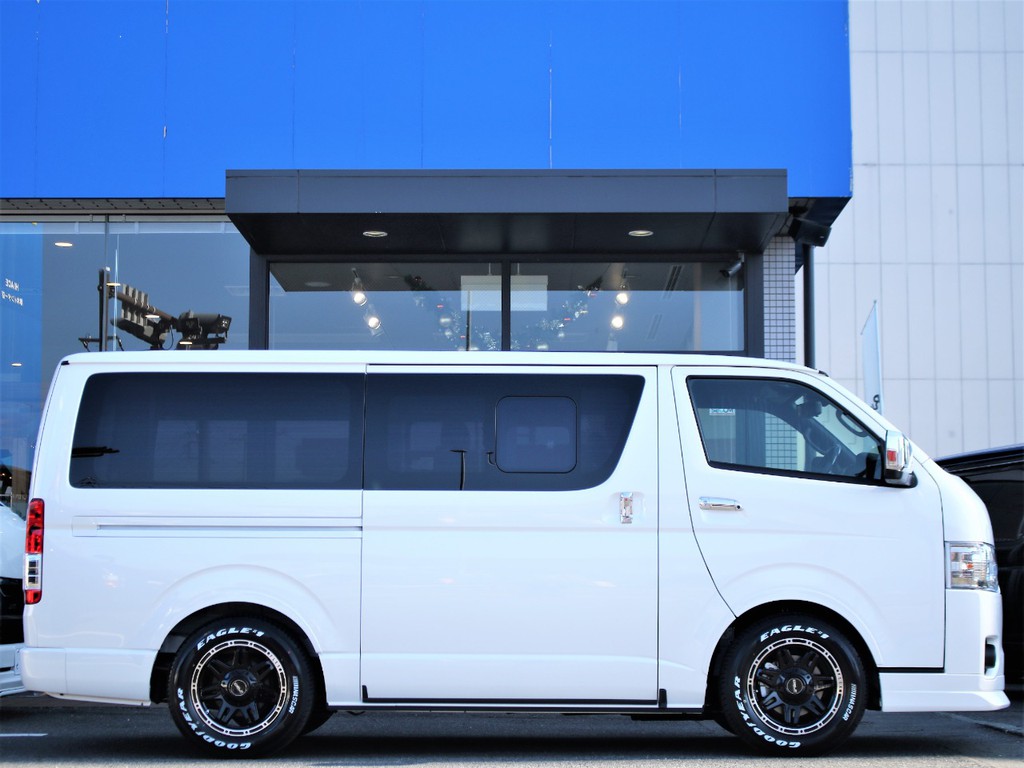 両側小窓付きで、車内換気も問題ありません！