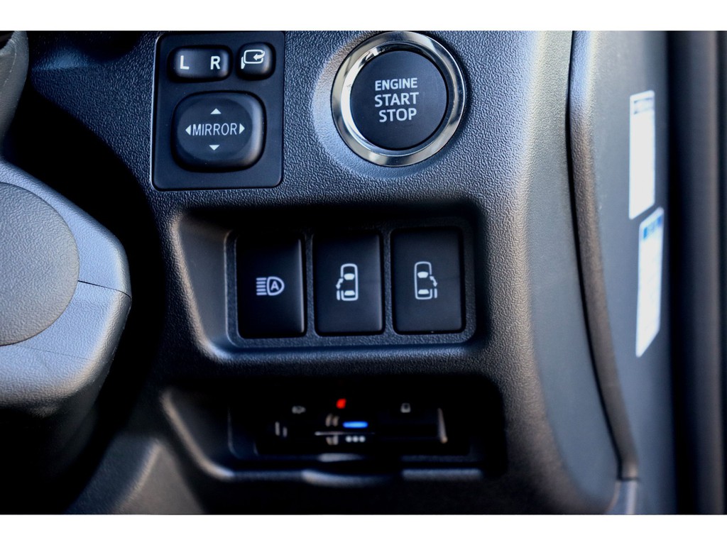 メーカーオプション両側パワースライドドア装備車両となります！