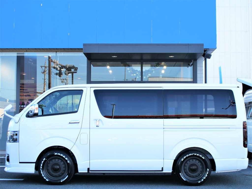 1インチローダウン済みとなっておりますので、カッコ良さ＆乗り降りのしやすさがプラスされております！