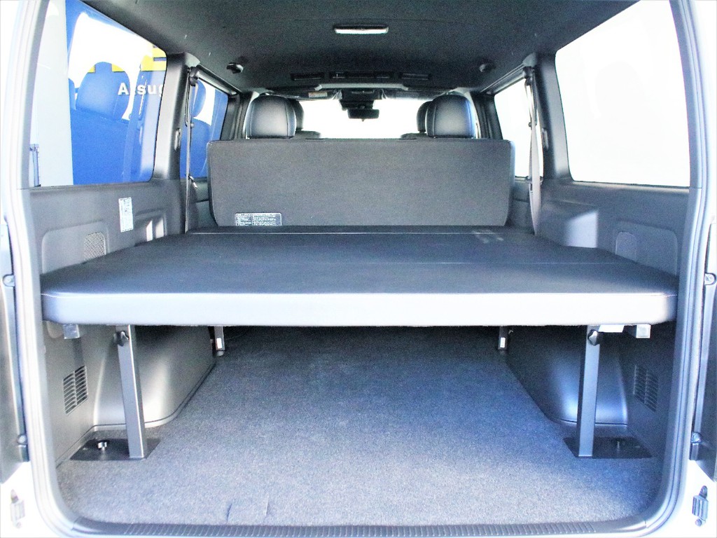 ＦＬＥＸオリジナルのベットキットタイプ2を装備しております！車中泊も快適に行えます！