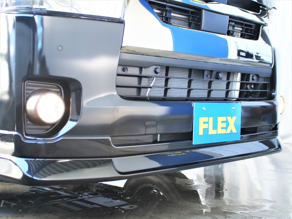FLEXオリジナルのDelfinoLineフロントスポイラーを装備しております！顔回りがカッコ良くスッキリとした印象となります！