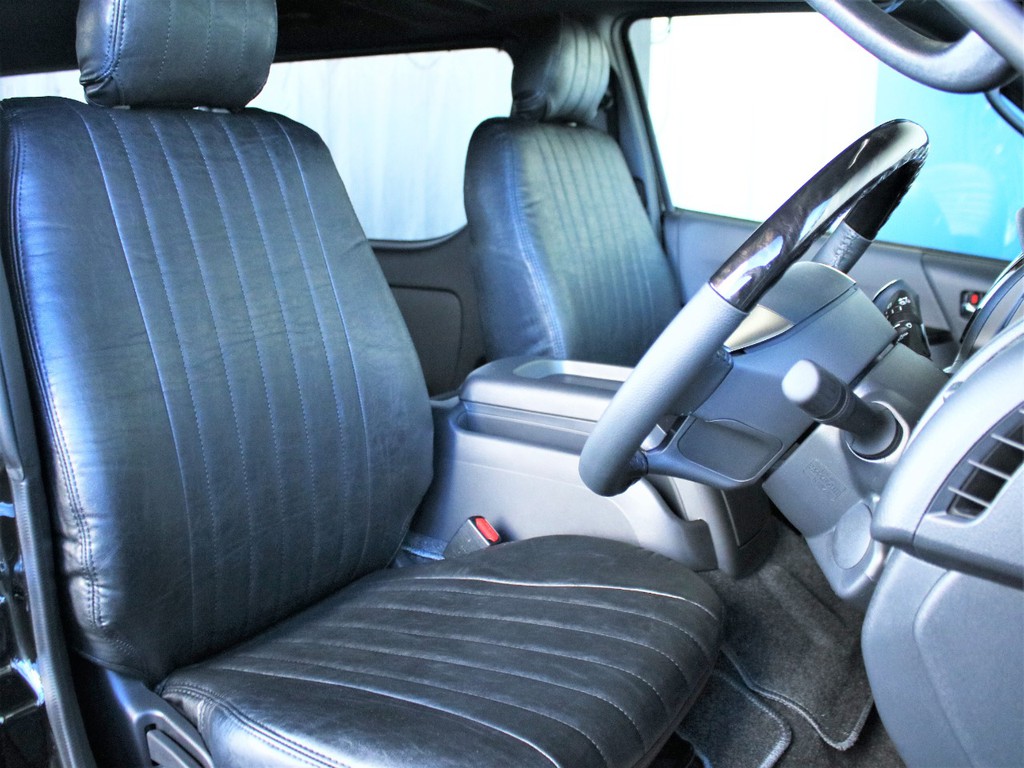 ＦＬＥＸオリジナルのクラシックシートカバーを装備しております！