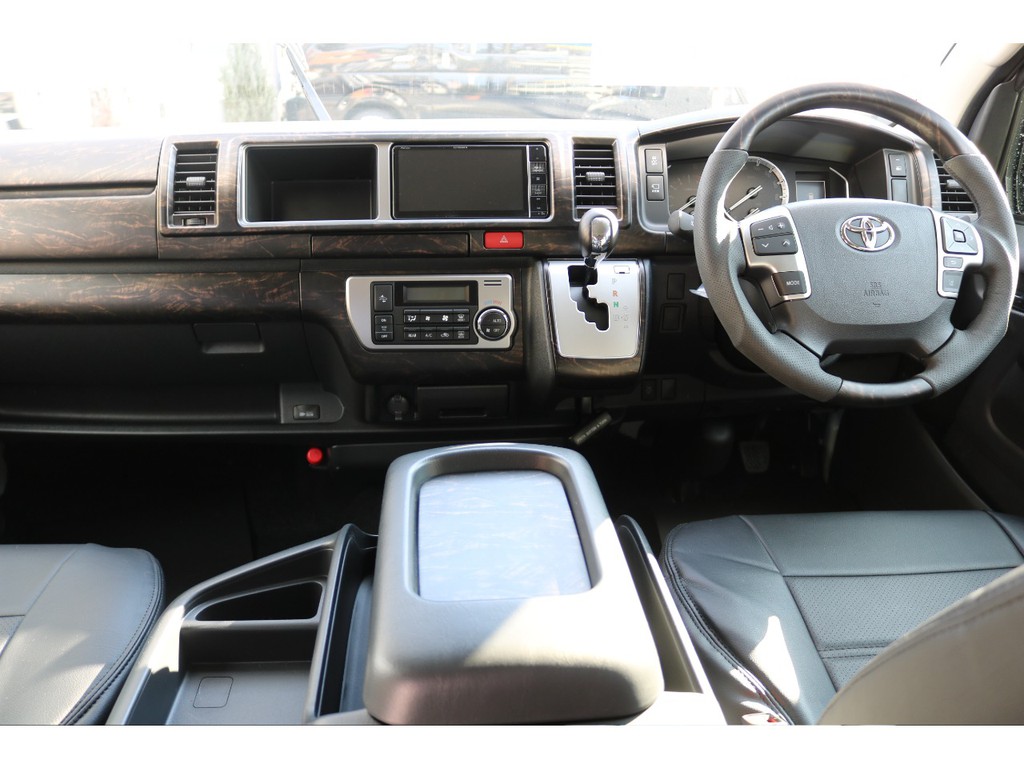 インテリアもしっかりカスタム済み！