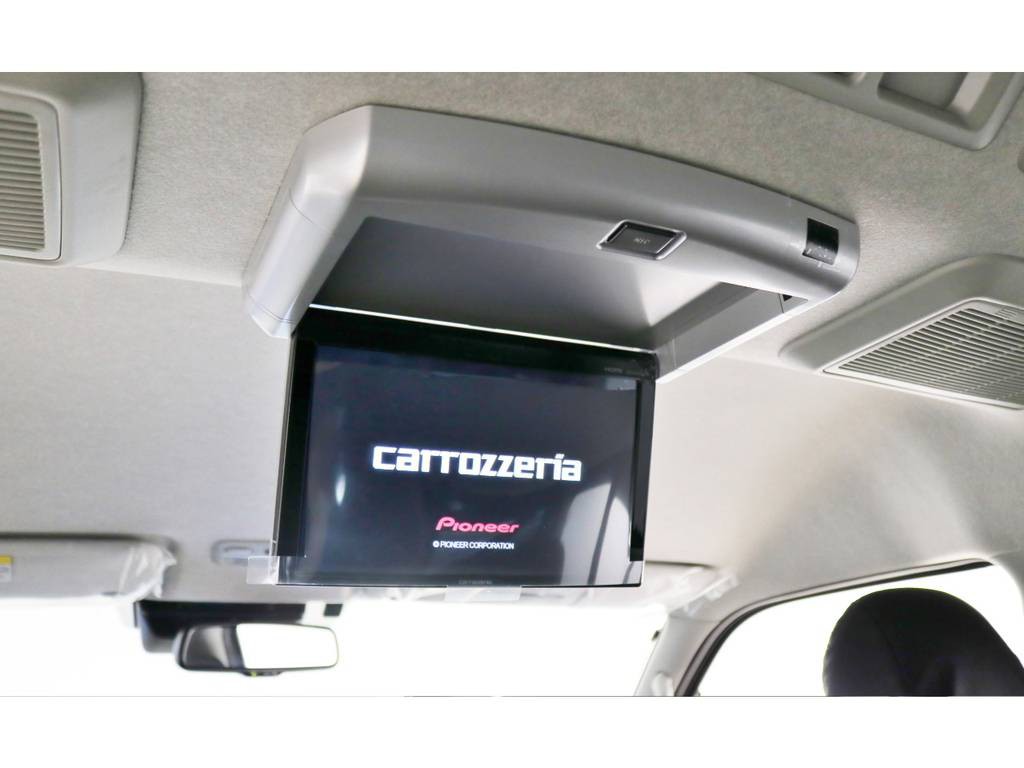 お子様にも嬉しいフリップダウンモニター！(準備中)