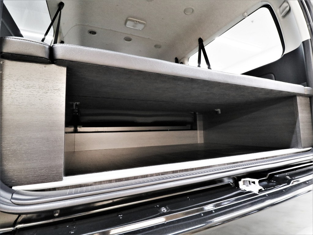 ベッドマッドの下は収納スペースとして活用！