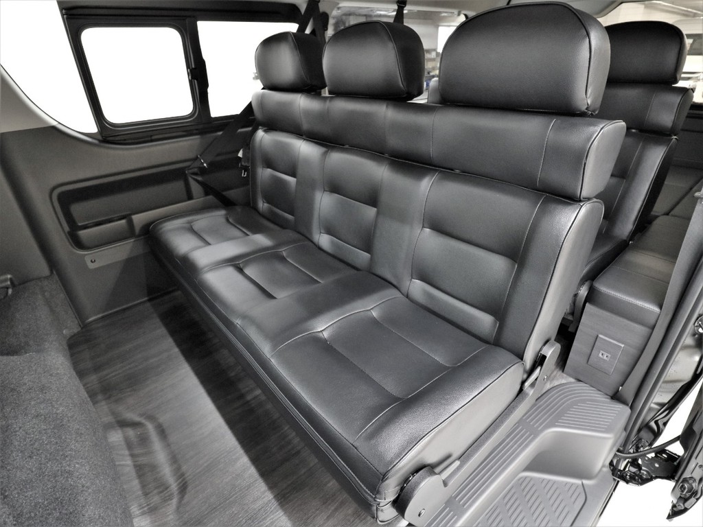 ＦＬＥＸオリジナル 内装架装Ｖｅｒ５（フローリング全面施工＆ベッドマット）！