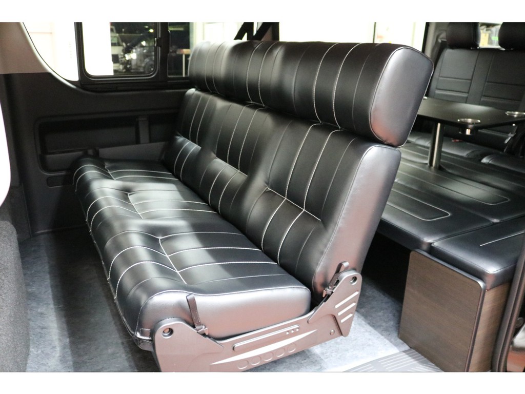 新車ハイエースワゴンＧＬ２ＷＤアレンジＡＳシート施工ツインナビパッケージ完成！！フレックスオリジナルパール多数装備済みのコンプリートカー入庫！！