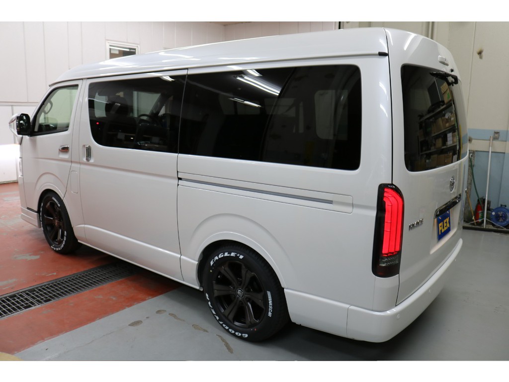 新車ハイエースワゴンＧＬ２ＷＤアレンジＡＳシート施工ツインナビパッケージ完成！！フレックスオリジナルパール多数装備済みのコンプリートカー入庫！！