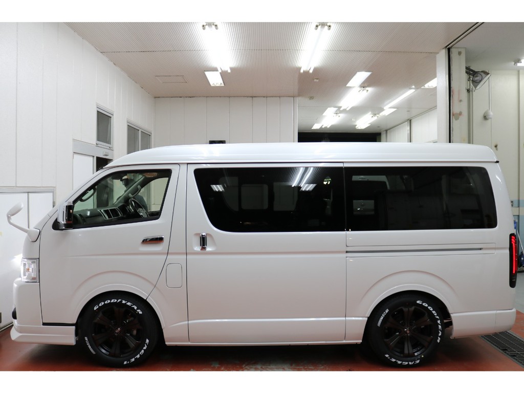 新車ハイエースワゴンＧＬ２ＷＤアレンジＡＳシート施工ツインナビパッケージ完成！！フレックスオリジナルパール多数装備済みのコンプリートカー入庫！！