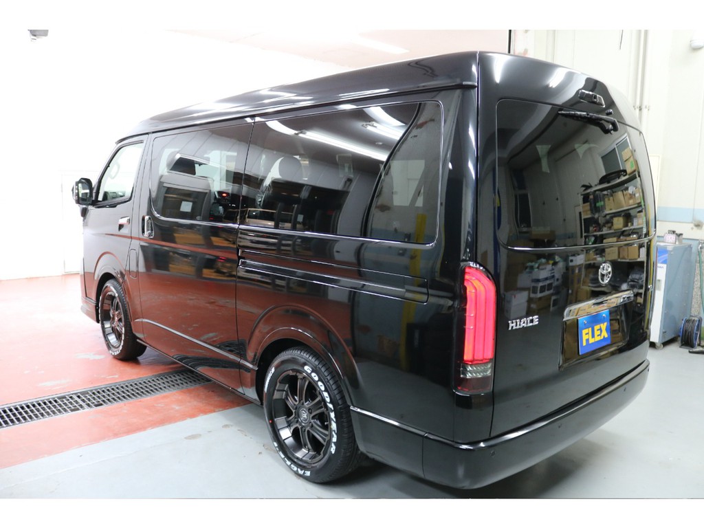 新車ハイエースワゴンＧＬファミリーに好評のＶｅｒ１シートアレンジツインナビパッケージ完成致しました！！フレックスオリジナルパーツ多数装備済み！！店頭在庫車、即ご納車もご対応可能になります！！