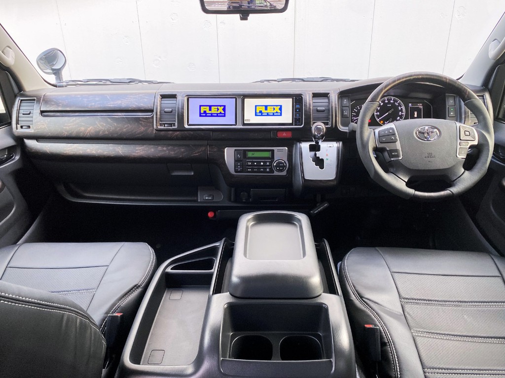 艶消マホガニー黒木目＆ブラックレザー調シートカバーで高級感を演出！！カロッツェリア サブモニターもついてますよ☆