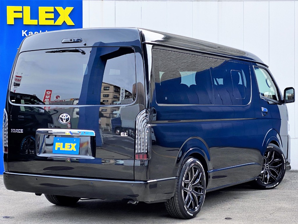 ワイドボディーならではの迫力あるリアビュー！！