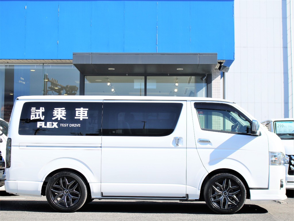 ローダウンすることにより、乗り降りも楽ちんです。