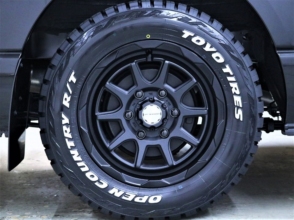 １６inchマットヴァンスＡＷ フルマットブラック＆ＴＯＹＯオープンカントリータイヤ！