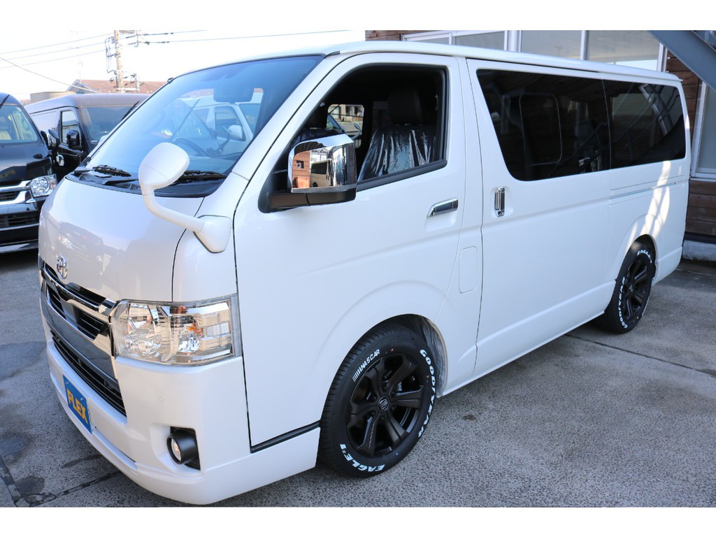 新車ハイエースＶダークプライムⅡ２０００ガソリン２ＷＤナビパッケージ完成致しました！！店頭在庫車、即納車ご対応可能になります！！