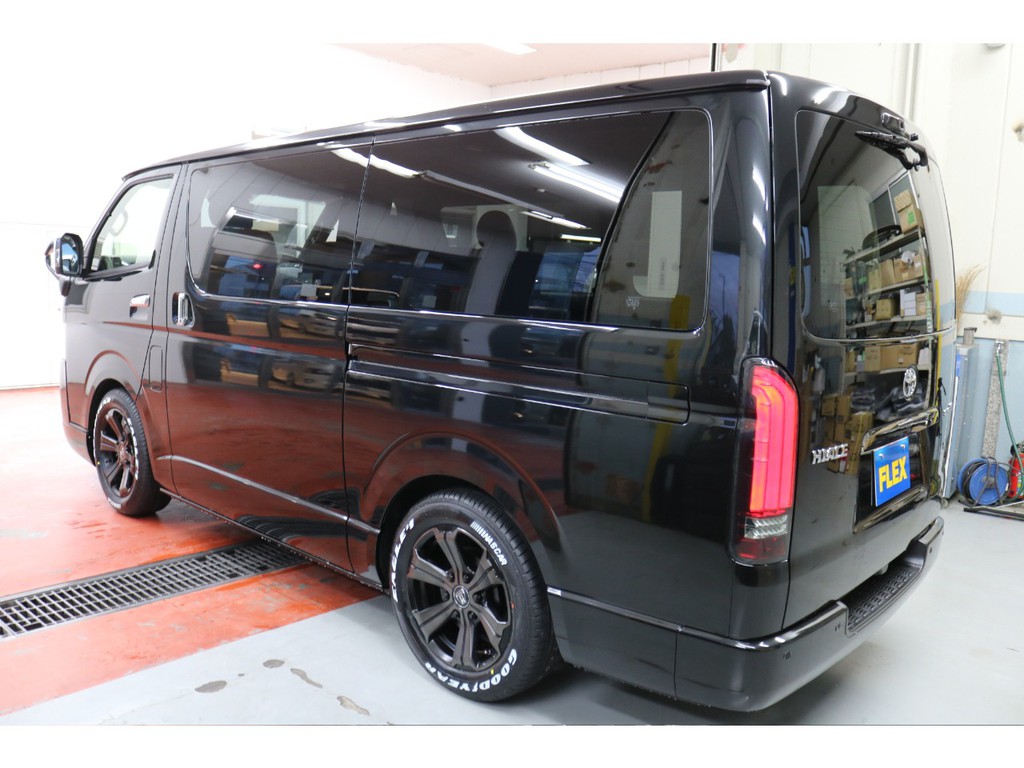 新車ハイエースＶダークプライムⅡ２８００ディーゼルターボナビパッケージ完成致しました！！店頭在庫車、即納車もご対応可能になります！！