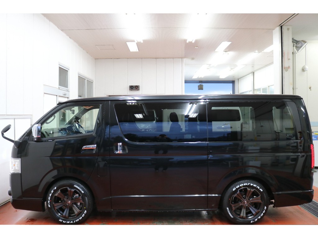 新車ハイエースＶダークプライムⅡ２８００ディーゼルターボナビパッケージ完成致しました！！店頭在庫車、即納車もご対応可能になります！！