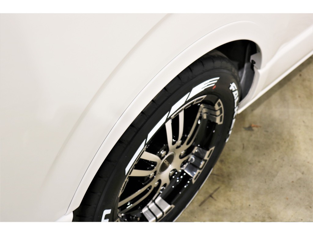 ローダウンの視覚効果もあるオリジナルオーバーフェンダー！