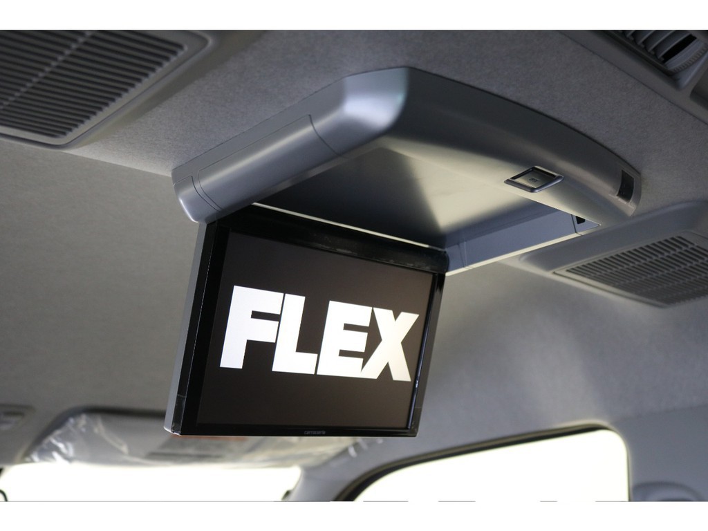 お子様にも嬉しいフリップダウンモニター！(準備中)