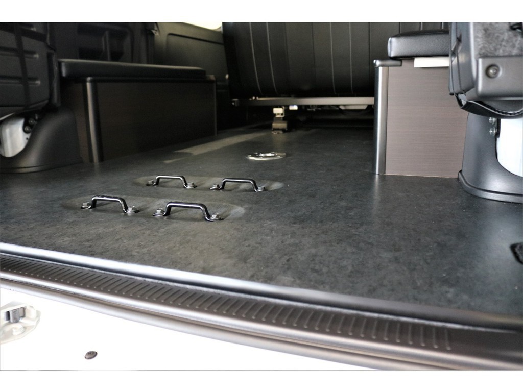 床張り施工済みで掃除もラクラク！