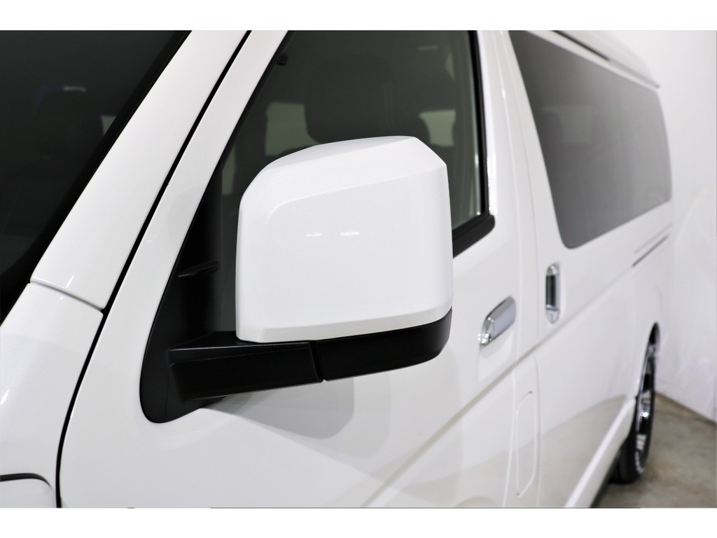 サイドミラーも同色塗装済みで統一感アップ！