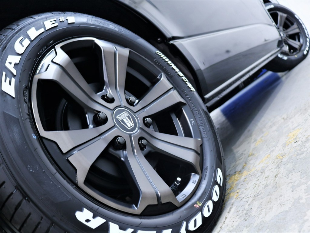 １７inch 【バルベロアーバングランデ】ＡＷ＆グッドイヤーナスカータイヤ！