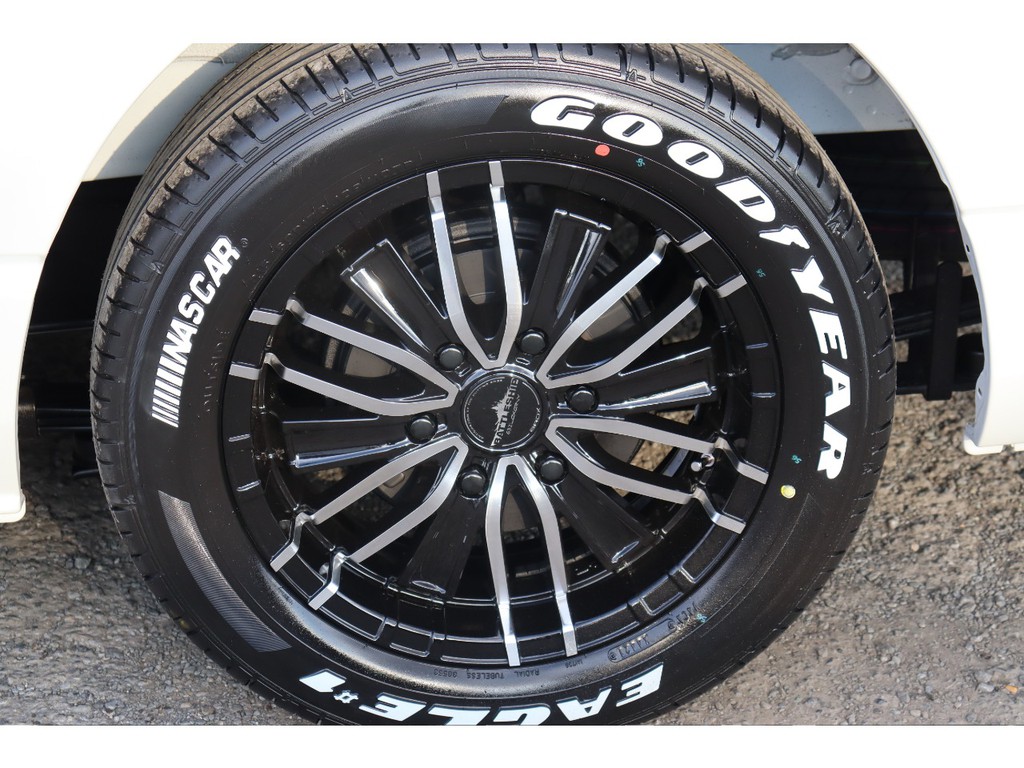 バトルシップⅢ17インチAWにはグッドイヤーナスカータイヤを装着！