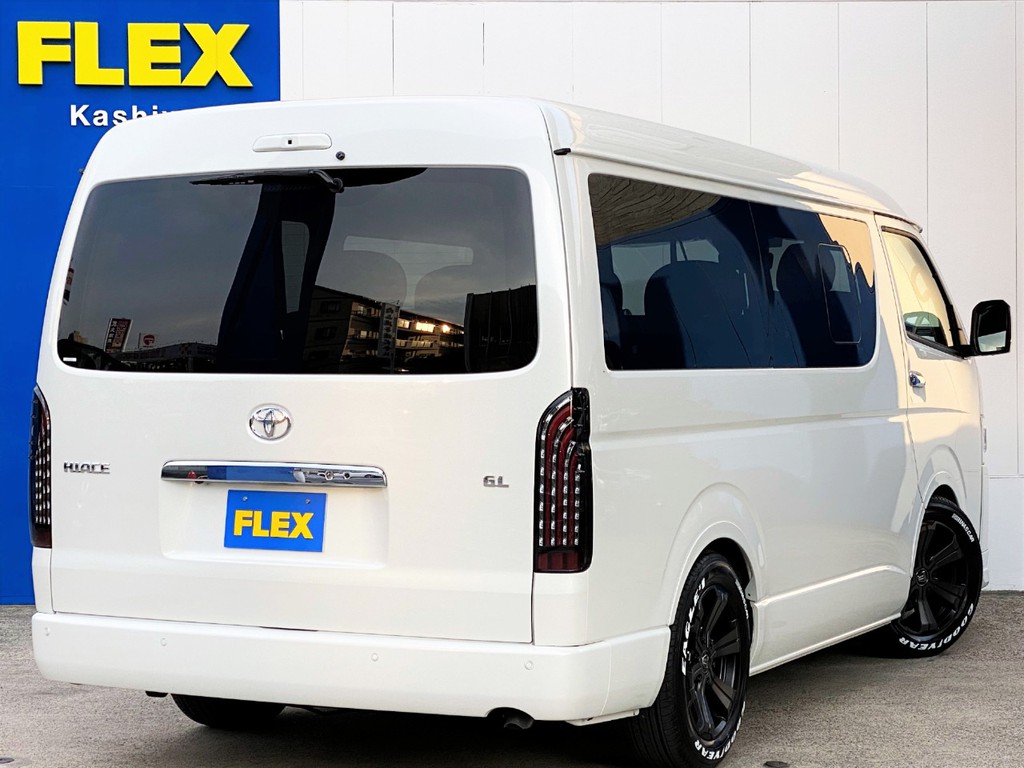 ワイドボディーならではの迫力あるリアビュー！！