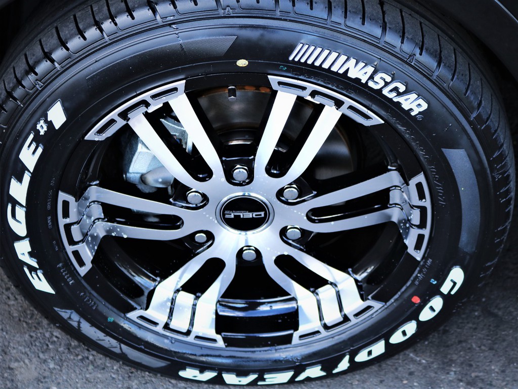 デルフ１７インチアルミホイール、ナスカータイヤ！