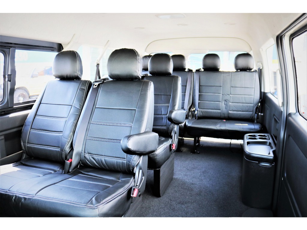 室内広々１０人乗り！