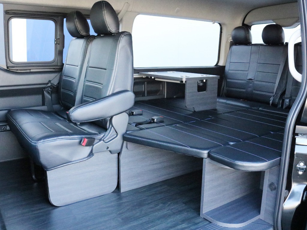 ＦＬＥＸシートアレンジ車Ｖｅｒ１！３列目シートレスのベットマット仕様です！