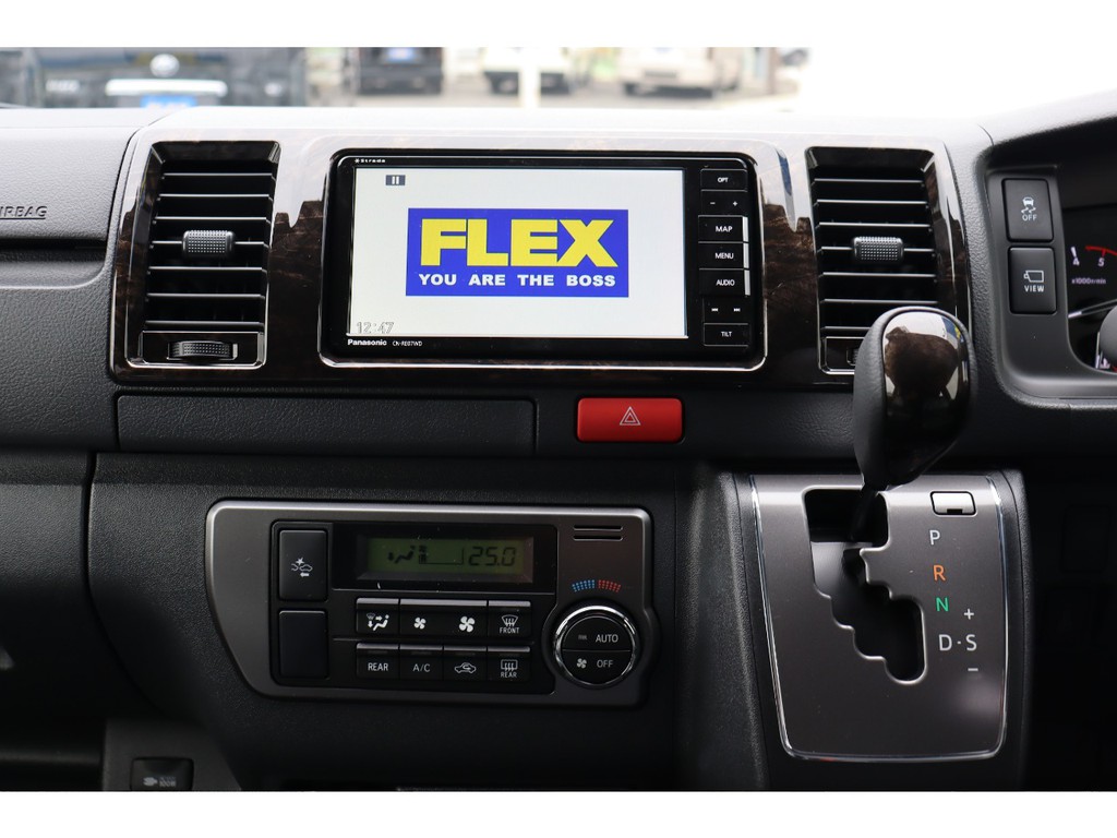 フルセグナビ　Bluetooth　DVD　音楽録音機能付き　TV走行中鑑賞OK