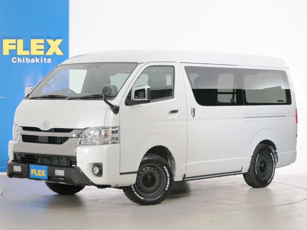 新車未登録　ハイエースバン　Ｓ－ＧＬ　ワイド　ＤＰⅡ　ガソリン４ＷＤ　床張りカスタムＰＫＧ！
