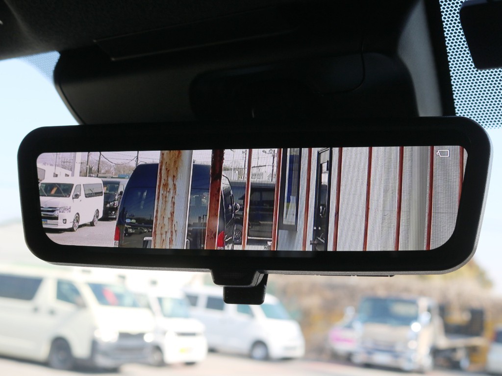 メーカーオプション　デジタルインナーミラー！車両後方の映像を常にミラーに映し出します♪
