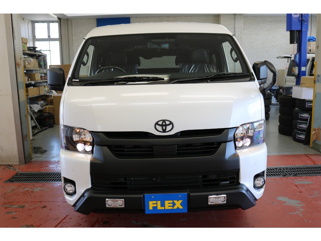 新車ハイエースＶダークプライムⅡ２７００ガソリン４ＷＤワイドＶブラックエディション完成致しました！！外装はシンプルにマッドブラックに統一致しました！！即納車もご対応可能になります！！